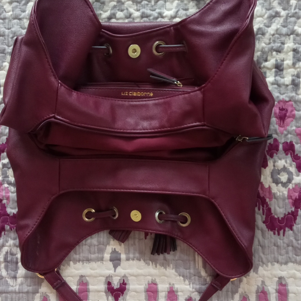 Liz Claiborne Maroon purse, beautiful large bag. Beautiful condition. - Picture 5 of 5